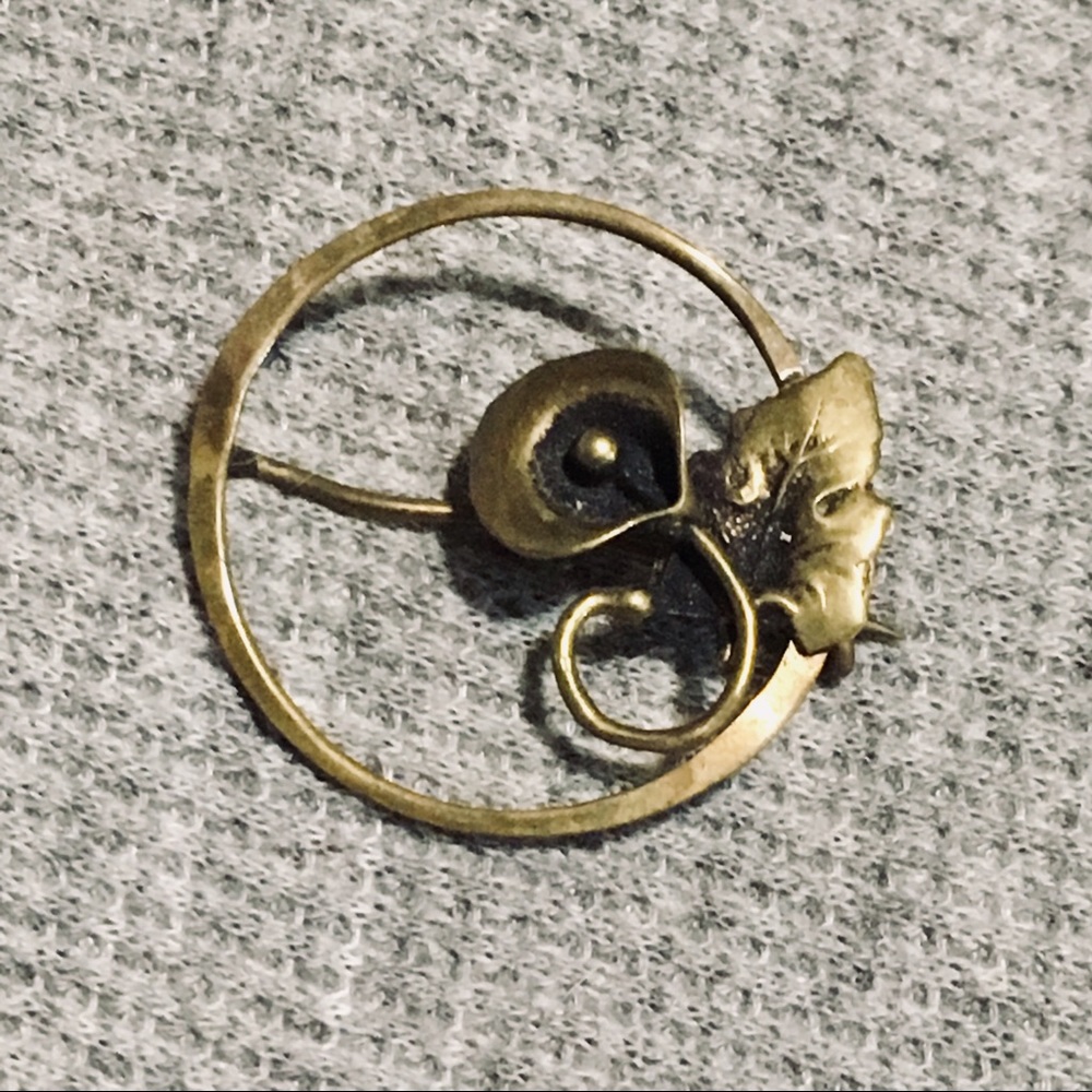 💎3/$12 Vintage Flower Brooch Pin
